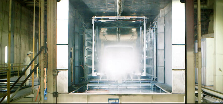 Ngâm chìm trong bể sơn